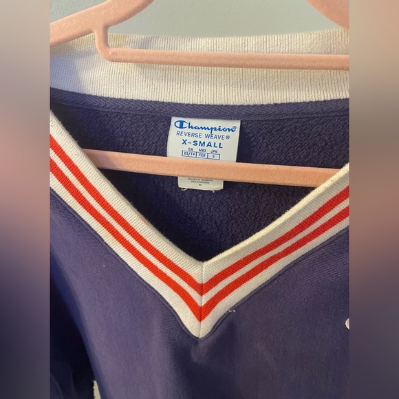 Champion V neck pullover 💜❤️ - Picture 2 of 4